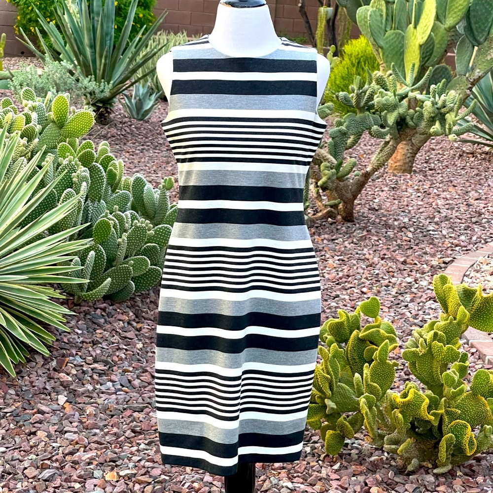 NWOT - CALVIN KLEIN DRESS